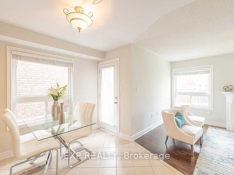 8 Rampart Cres — Photo 9