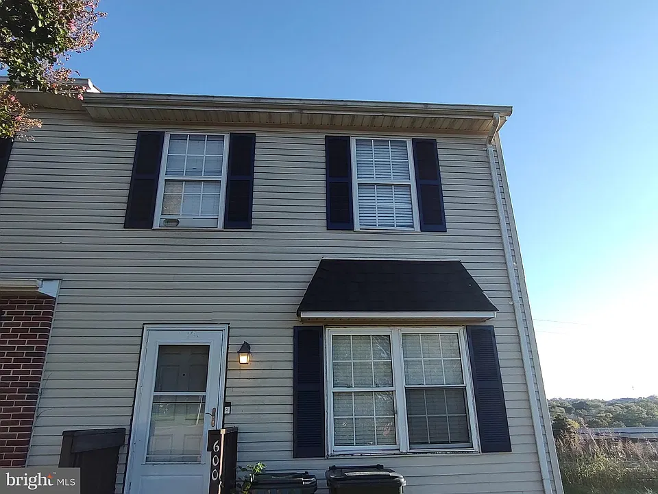 600 Highview Ct