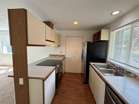 5th image of 5848 Olive Ave E