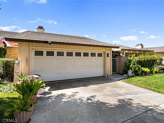 4th image of 2565 Laramie Rd