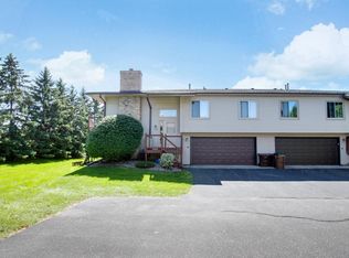 2325 Amberwood Dr, Woodbury, MN 55125