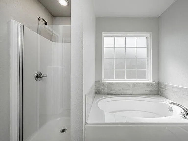 1362 Kingsgate Dr — Photo 16