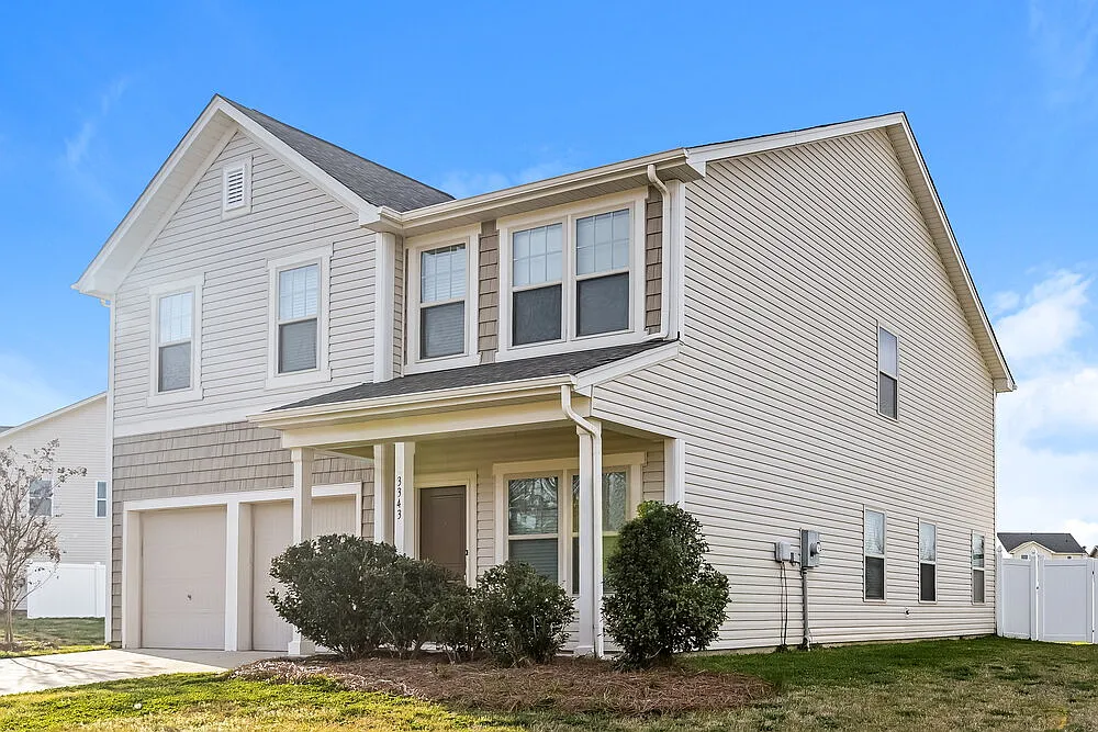 4 bed, 2.5 bath, 2480 sqft, $2,485 — Photo 4