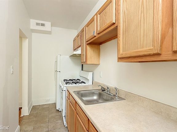 2905 Garrison Blvd Apartments Baltimore Kitchen_01