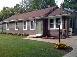 281 E Willowview Dr, Akron, OH 44319