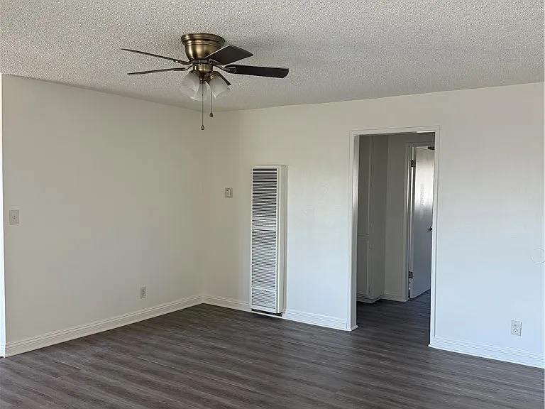 914 W Pine St — Photo 5