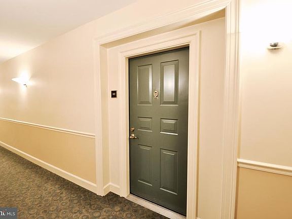3rd image of 12919 Alton Sq APT 102
