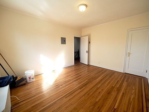 4th image of 32-81 46th St #2T