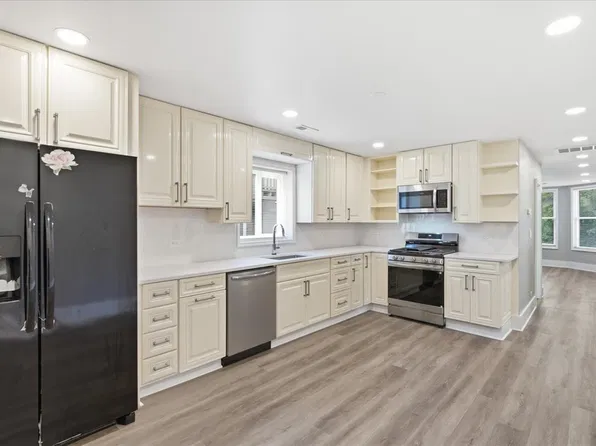 2939 N Hamlin Ave #2, Chicago, IL 60618