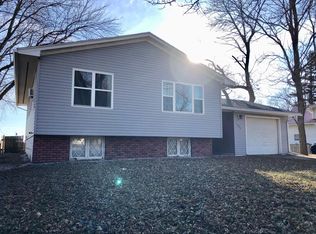105 5th Ave W, Webb, IA 51366