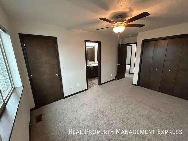 2214 S Ronsiek Ave — Photo 11