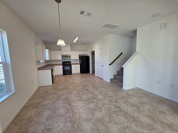 3rd image of 8810 Bent Oak Ln