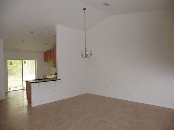 5th image of 32 Regency Dr #B