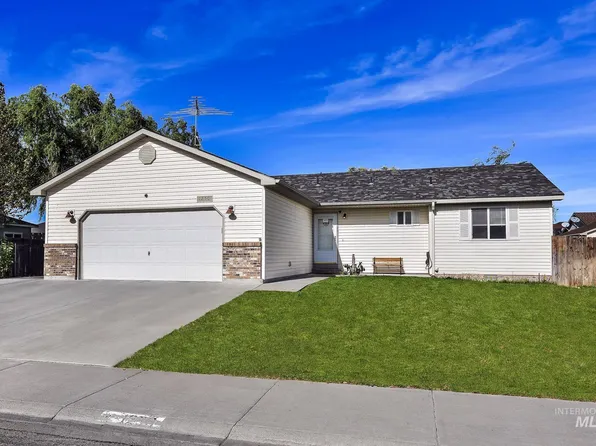 1250 NW Pintail St, Mountain Home, ID 83647