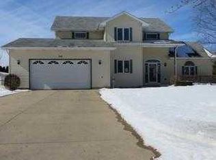 322 Old Darby Ln, Winthrop Harbor, IL 60096