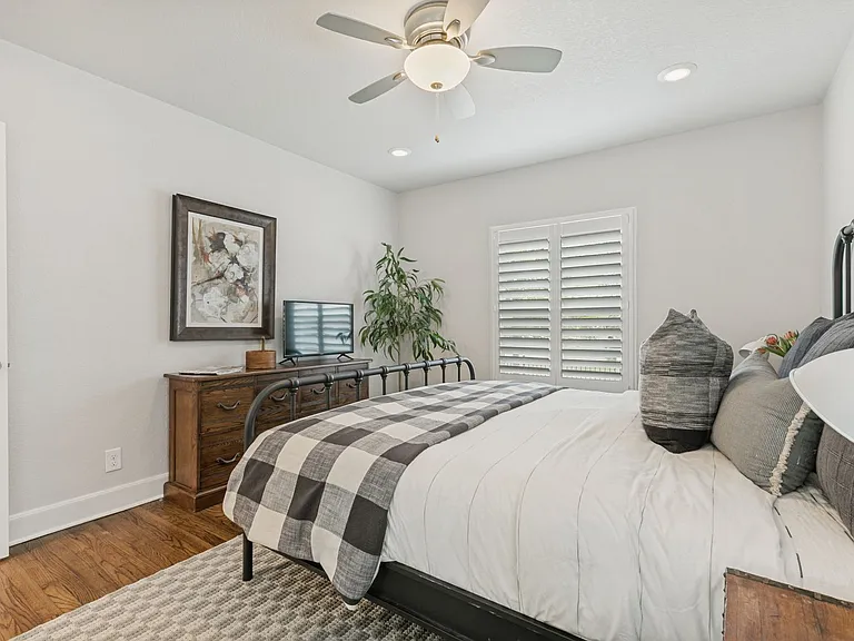 488 E Olmos Dr #1 — Photo 17