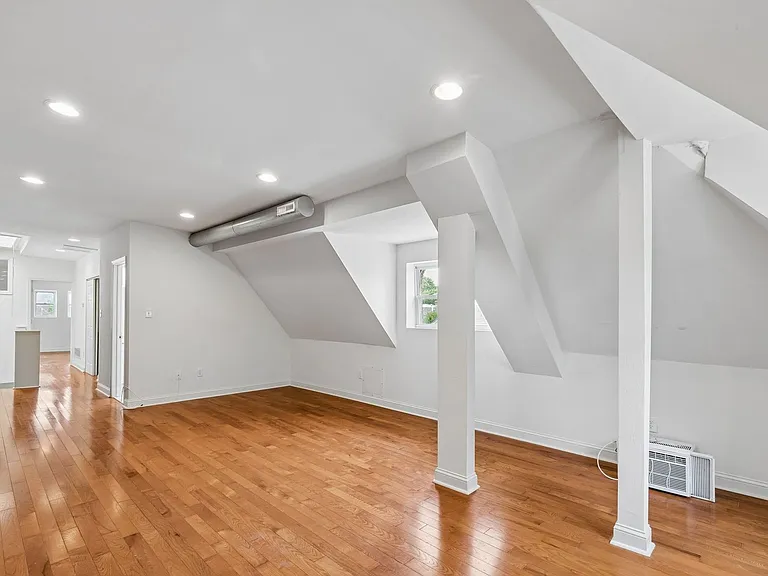 4653 Hazel Ave — Photo 5