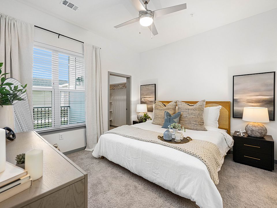 Bedroom | Ebbtide Villas & Flats