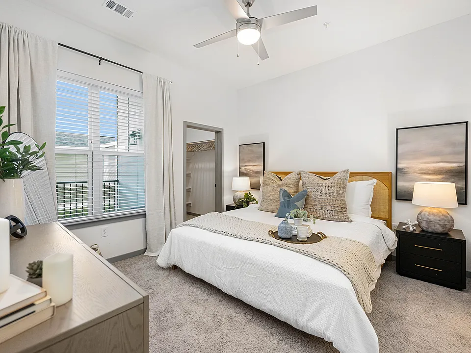 Bedroom | Ebbtide Villas & Flats