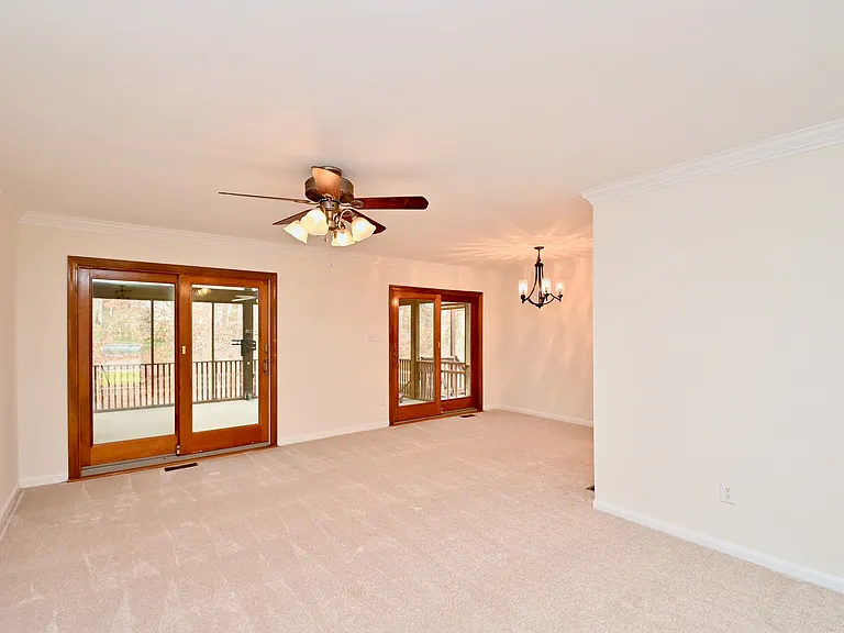 7775 Newington Woods Dr — Photo 4