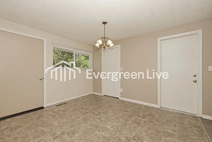 4883 Thoreau Ave — Photo 5