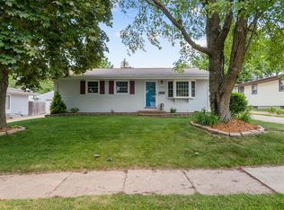 1040 Westview Dr, Marion, IA 52302