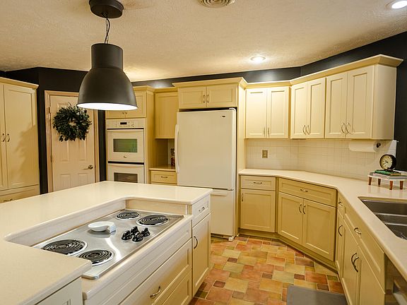 17th image of 4242 Pearl Valley Rd
