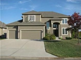 17751 S Roundtree Dr, Olathe, KS 66062