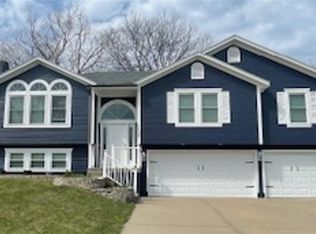 4432 SW Rivulet Dr, Lees Summit, MO 64082