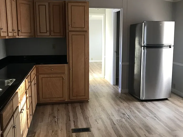 5027 Bullock Ct — Photo 7