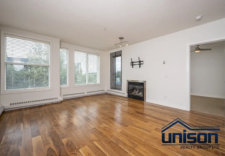 328 S 21st Ave SW #404 — Photo 7