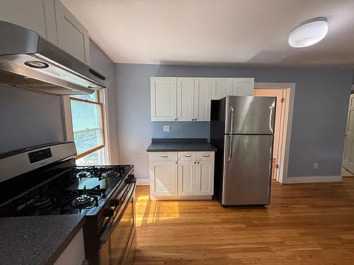 403 Hector St Photo 1