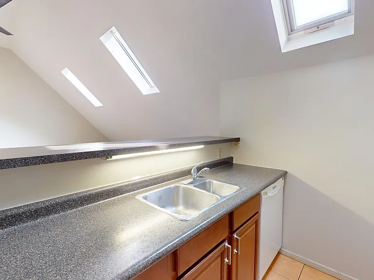 355 Piccadilly St #3 — Photo 13
