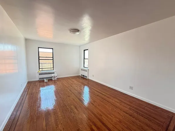 86-25 Dongan Ave #6B, Elmhurst, NY 11373