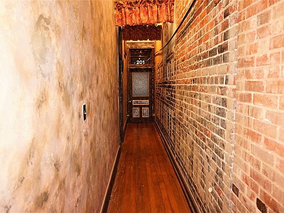2nd image of 428 W Main St APT 201
