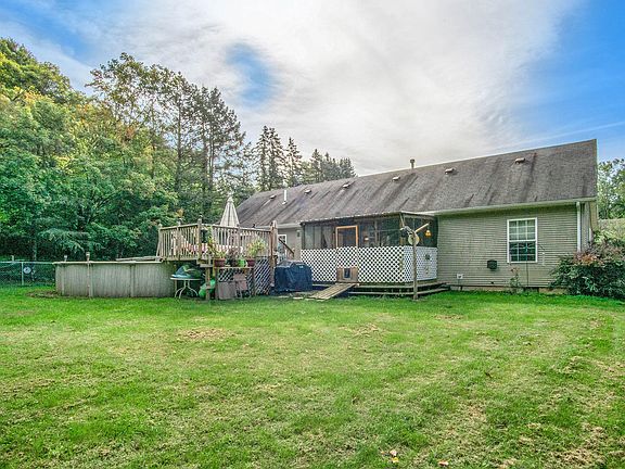 5th image of 4847 Ontario Dr
