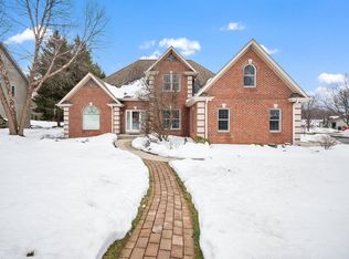 2910 Kilkenny Ct, West Bend, WI 53095