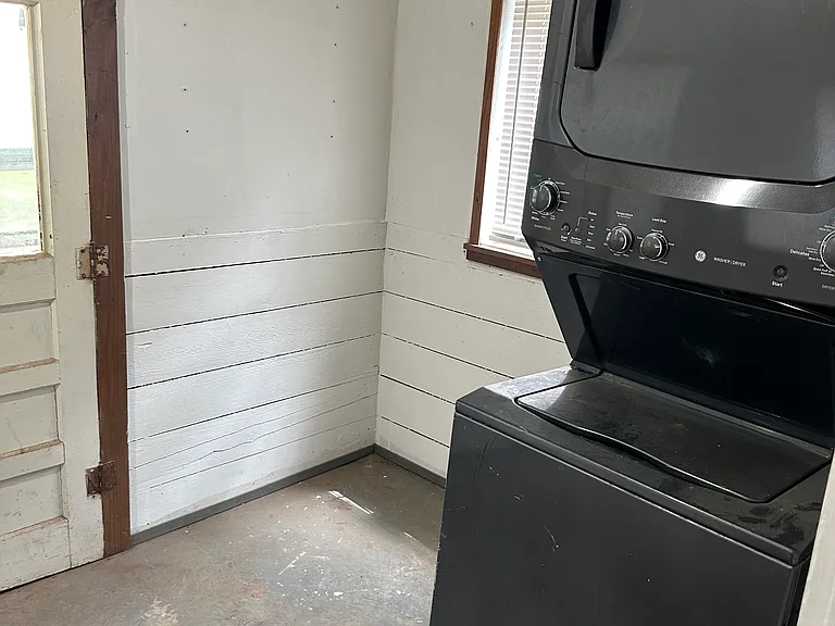 511 E Ward St — Photo 10