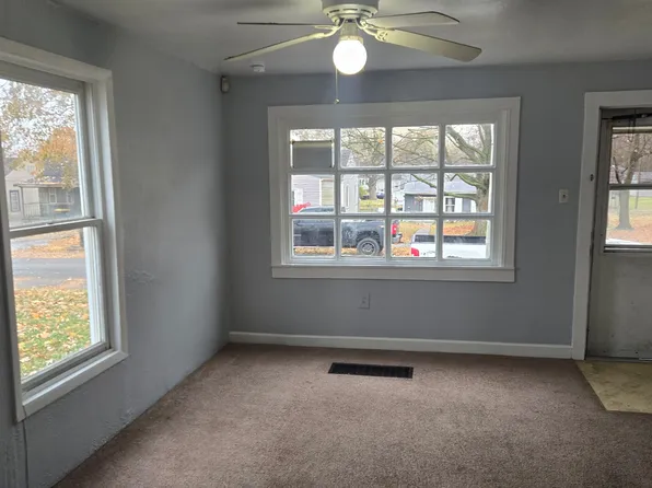 415 E 35th St, Anderson, IN 46013