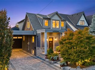 36 Earl St, Mississauga, ON L5M 1N7