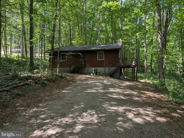 378 Happy Valley Cir, Berkeley Springs, WV 25411
