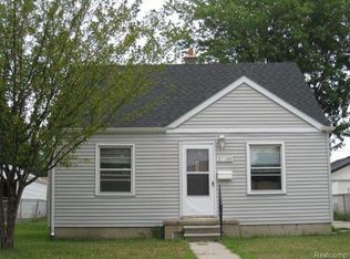 26600 Chippendale St, Roseville, MI 48066