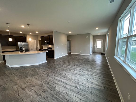 4th image of 8815 Faulkner Dr