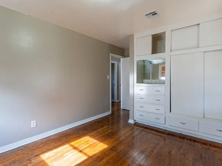 3308 N Holman Ct — Photo 9