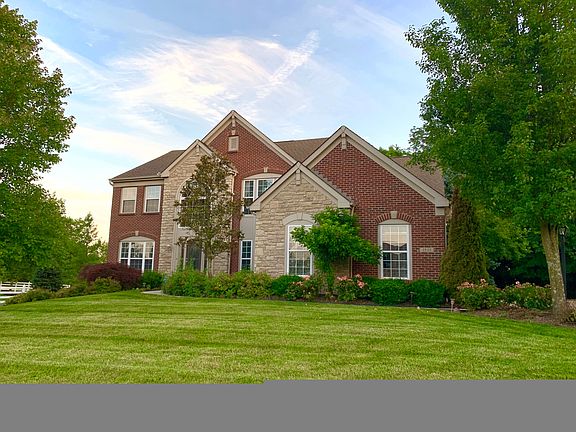 Landscaping & mulch freshly done