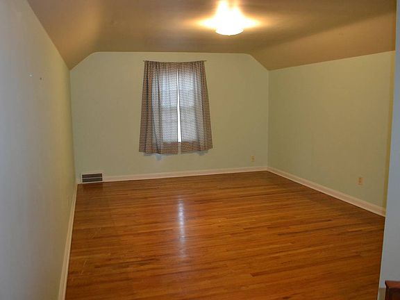 5th image of 4315 W 196th St