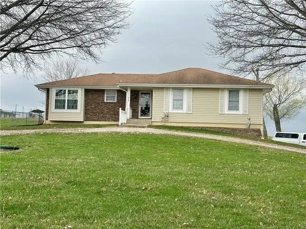3111 S Fields Rd, Oak Grove, MO 64075