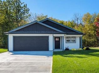404 Douglas St, Wellsville, KS 66092