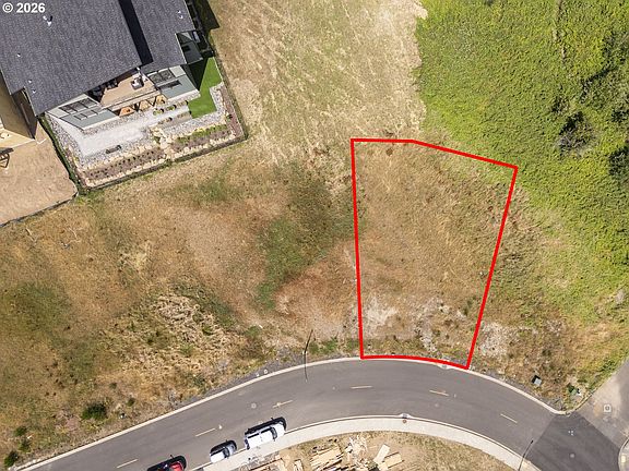 2nd image of 235 NE Upper Basso Cir