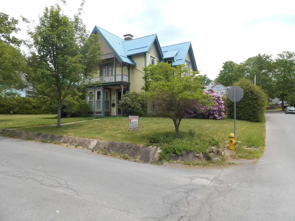 26 Cherry St, Brookville, PA 15825